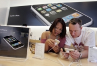 Un director Apple a demisionat în urma unor probleme tehnice la iPhone 4