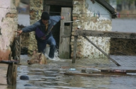 Guvernul trimite la CE evaluarea pagubelor inundaţiilor pentru a primi 75 milioane euro