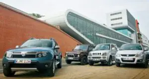 Meci între Dacia Duster şi japonezi. Arbitru: rigoarea germană