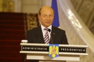 Băsescu: Trebuie analizată posibilitatea discutării unui nou acord cu FMI