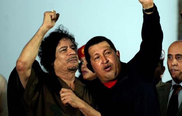 Chavez acuză NATO că vrea să-l omoare pe Gaddafi pentru a pune mâna pe petrolul libian