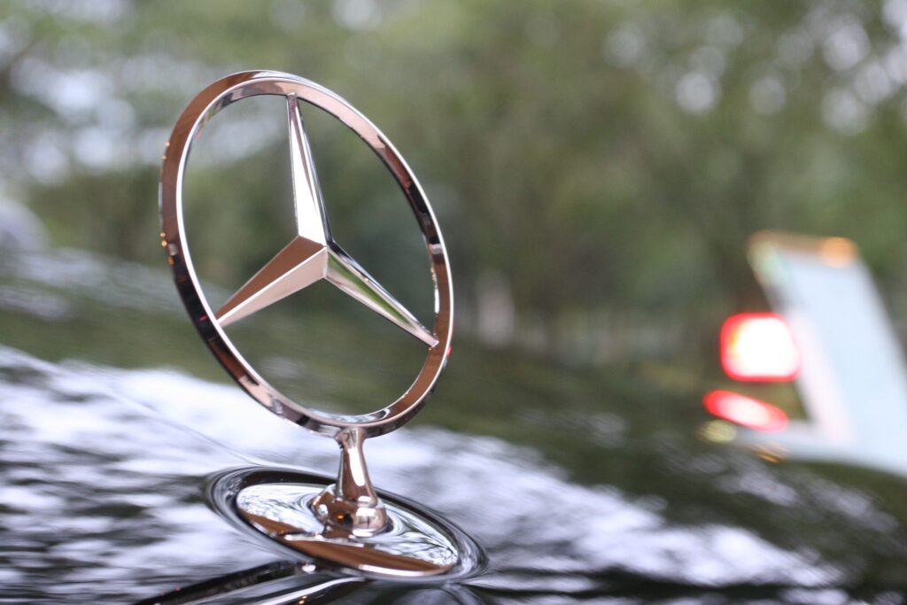 Arestări în cazul mitei de la Daimler