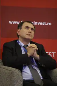 Până și Roubini a ajuns la faliment: Își vinde firma