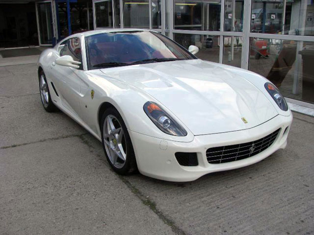 Cât te costă un Ferrari executat silit