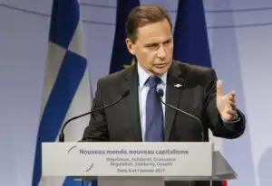 Franţa e vulnerabilă în „războiul economic”
