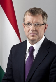 Ungaria cedează presiunilor UE şi promite reducerea deficitului bugetar sub 3% din PIB, în 2011