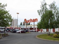Auchan vrea să deschidă alte cinci hipermarketuri până la sfârşitul anului 2012