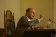 Băsescu: Faceţi o greşeală dacă credeţi că un inculpat poate fi confruntat cu un şef de stat