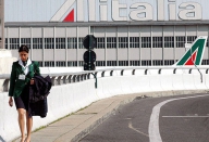 Alitalia se pregăteşte să concedieze până la 1.400 de salariaţi