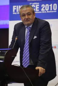 Vlădescu a dat prime fără să avertizeze că urmează tăieri de salarii