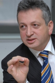 Fenechiu face invitații ”oficiale” pentru privatizarea CFR Marfă