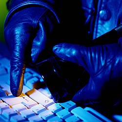 Rusia şi Franţa vor coopera pentru reducerea fraudelor online