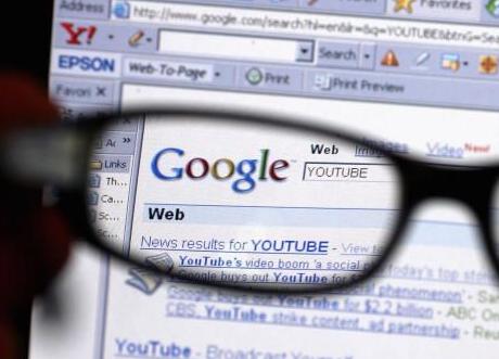 Google, acuzată că aranjează ordinea rezultatelor afişate contra cost