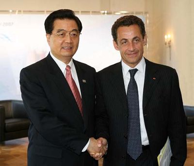 Vizita lui Sarkozy în China aduce companiilor franceze comenzi de 20 de miliarde de euro