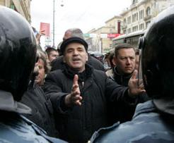 Kasparov, condamnat la închisoare în Rusia pentru proteste de stradă