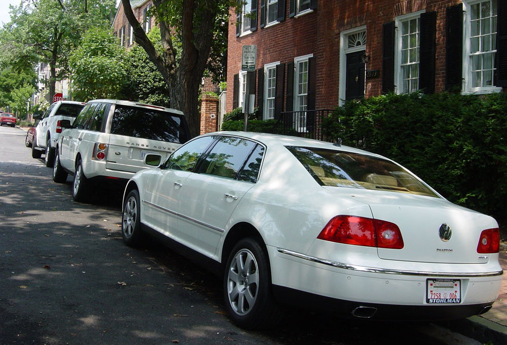 Studiu DuPont: Americanii preferă maşinile albe
