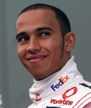 196 km/h şi Lewis Hamilton a rămas fără permis de conducere