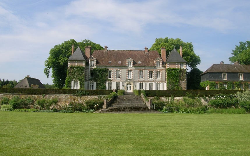 Recesiunea nu iartă: francezii cu sânge albastru își vând castelele l FOTO