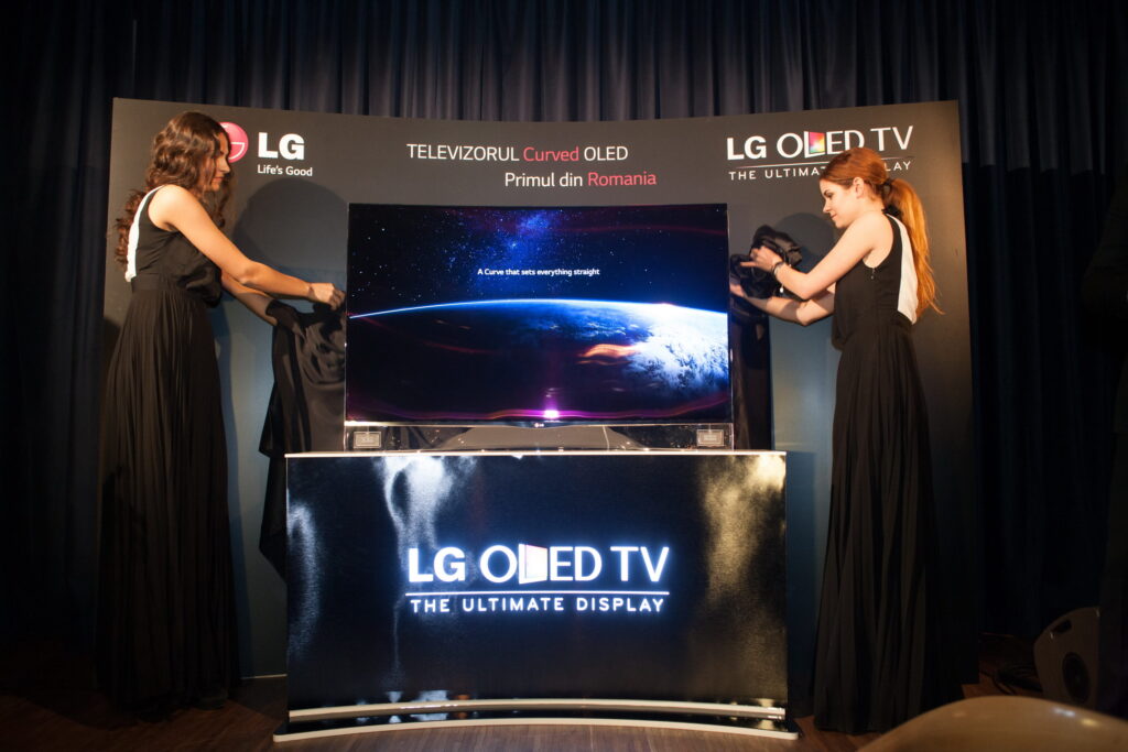 LG lansează primul televizor curbat OLED pe piaţa din România