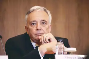 Isărescu: Nu vedem un risc de deflaţie în România