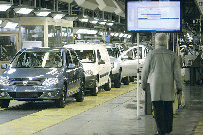 Dacia şi Ford au dus balanţa externă pe primul excedent după 1990