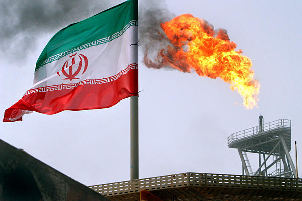 Iranul afirmă că îi este „uşor” să vândă petrol în pofida sancţiunilor