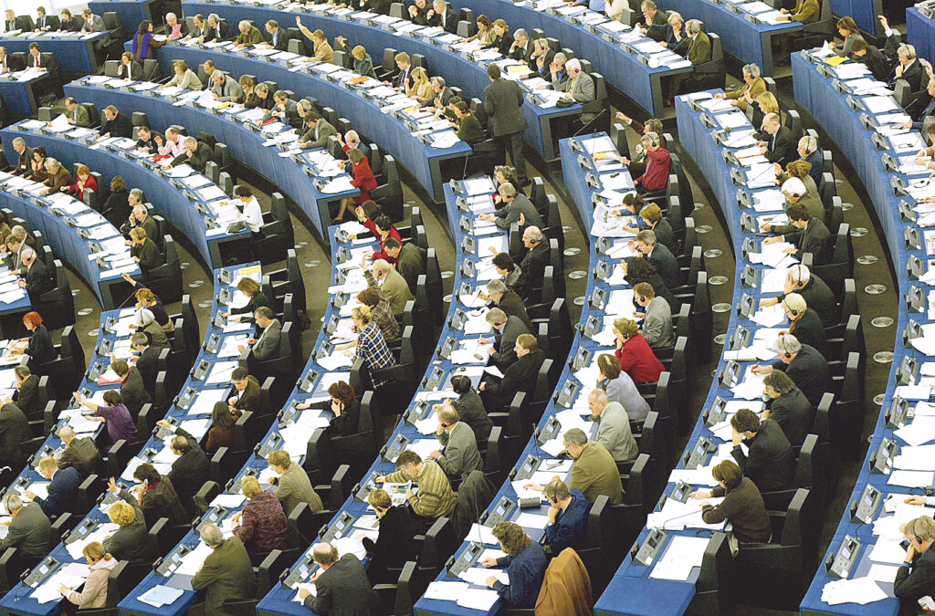 Românii sunt cei mai informaţi europeni în materie de proceduri ale Parlamentului European