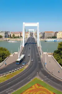 România stă mai bine decât Ungaria