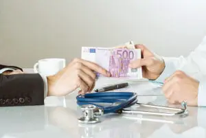 Medicii români, foarte căutaţi în Franţa şi în Caraibe