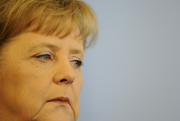 DEUTSCHE WELLE: Merkel se poate trezi în opoziţie