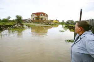 Cum «se feresc» asigurătorii de inundaţii