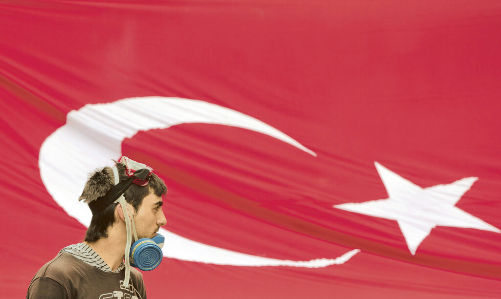 Violenţele din Turcia ameninţă şi economia
