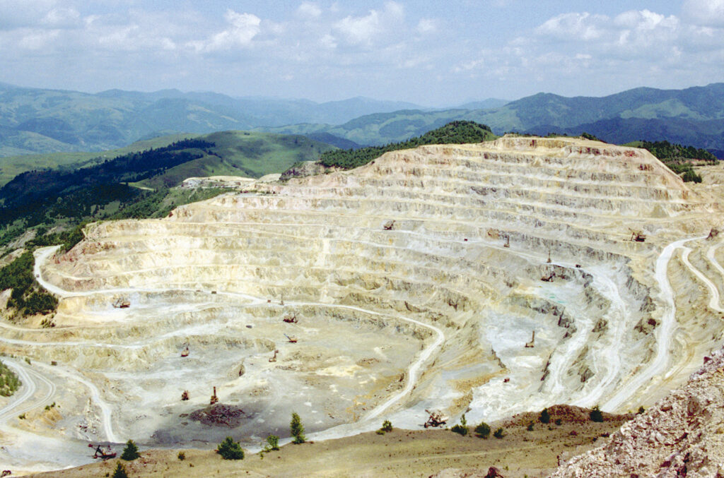 Două proiecte miniere pot aduce miliarde de euro în vistieria statului