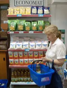 Economatele pentru pensionari au fost aprobate de Guvern