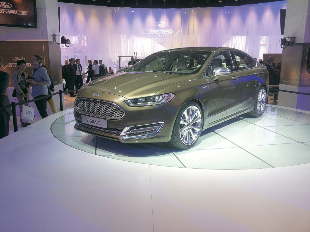 Mondeo Vignale Concept: Ford testează piața premium
