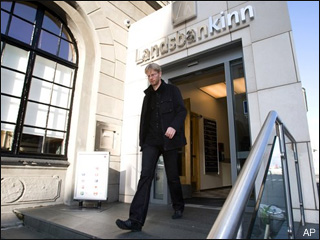 Deci se poate: Islanda vrea să pedepsească dur bancherii care au ruinat băncile ţării