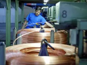 Ministerul Economiei va purta un dialog cu 600 de companii, în următoarele două luni, pe reindustrializare