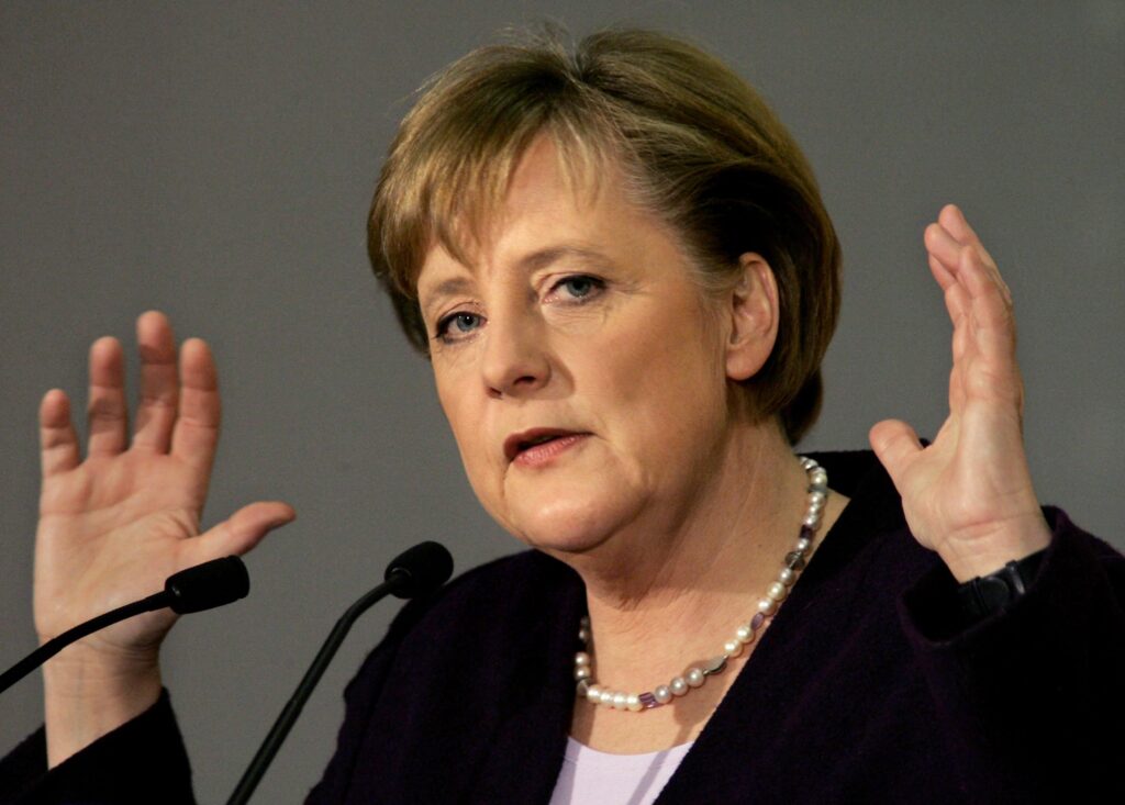 Deutsche Welle: Intervenţia cancelarei Merkel