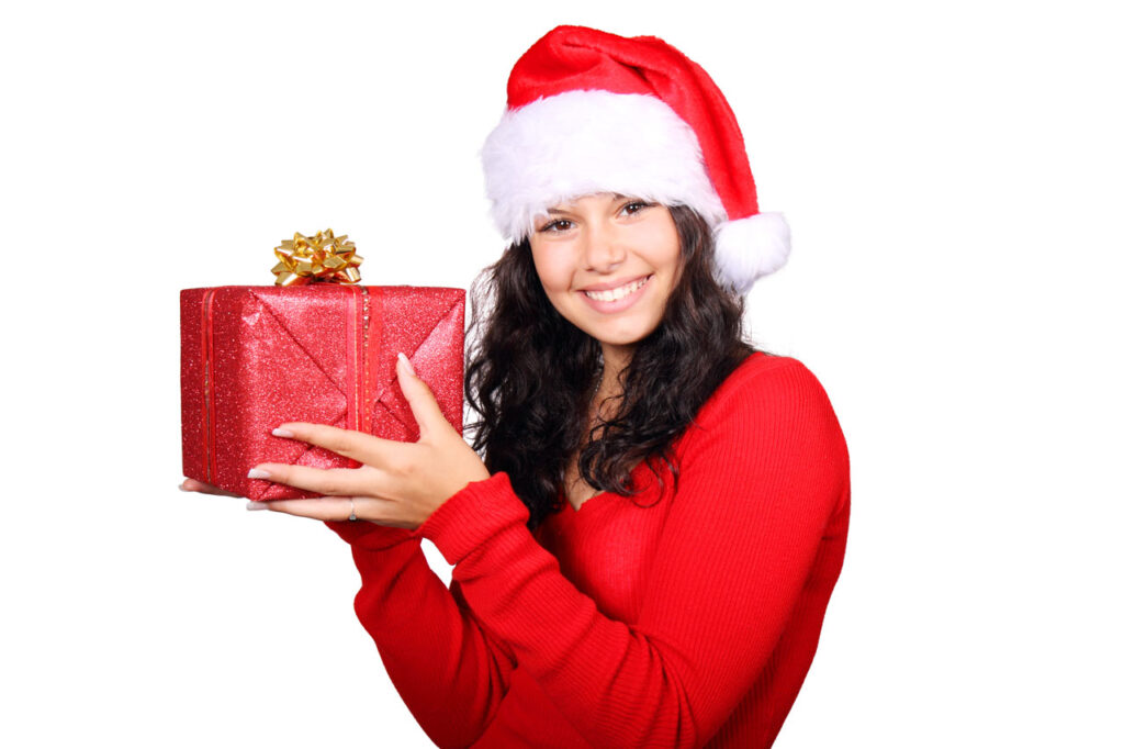 Studiu: 87,4% dintre românii din mediul urban oferă cadouri de sărbători
