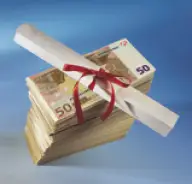 Număr dublu de diplome universitare pe piaţa muncii, în 2008