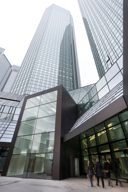 75% din împrumuturile Deutsche Bank către firme, cu grad înalt de risc