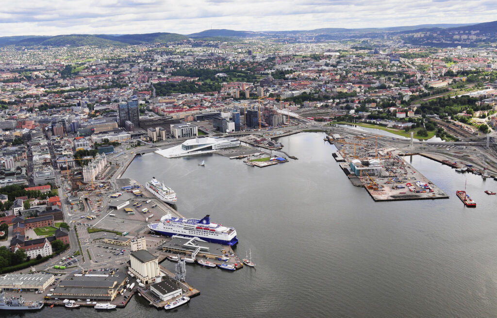 Secretul din OSLO. Norvegia interzice Apple să facă fotografii aeriene cu capitala ţării