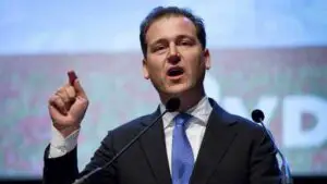 Un ministru olandez cere modificarea legislaţiei europene pentru a restrânge imigraţia dinspre Est