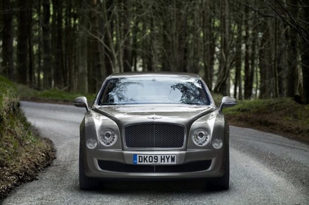 MAŞINI DE LUX: Câte modele Rolls Royce şi Bentley circulă pe drumurile din ţara noastră