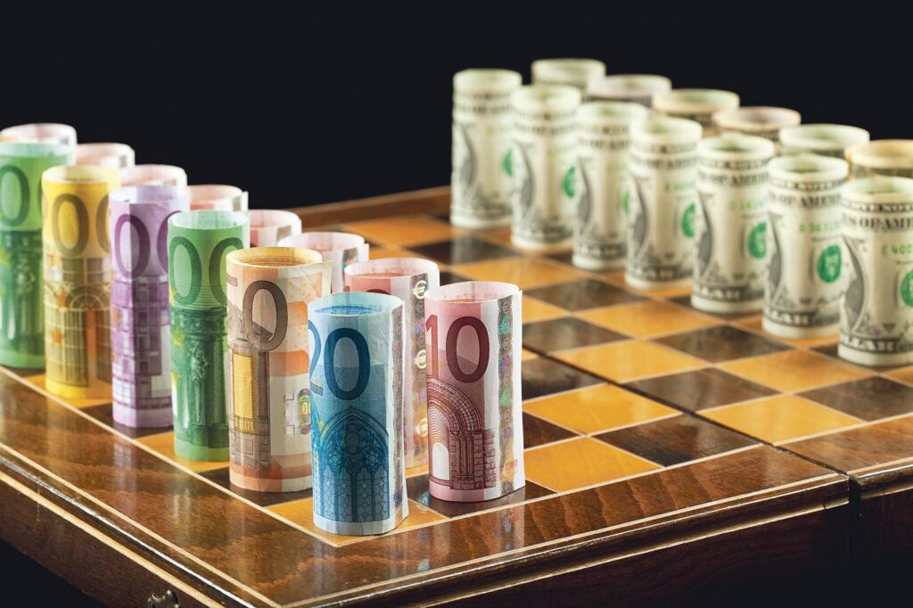 Pe tabla de șah a războiului valutar este așteptată mutarea SUA