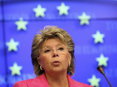 Viviane Reding: „România riscă să-şi pericliteze şansele de aderare la spaţiul Schengen”