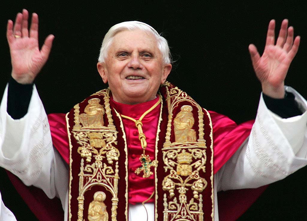 INCREDIBIL: Papa Benedict al XVI-lea renunță la Pontificat . AFLĂ de ce