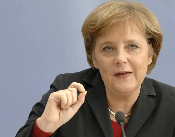 Merkel nu exclude o mare coaliţie, dar nu o doreşte