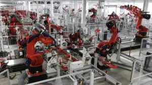 Fuziunile şi achiziţiile din sectorul automotive ar putea scădea cu până la 25% la nivel global, în 2013