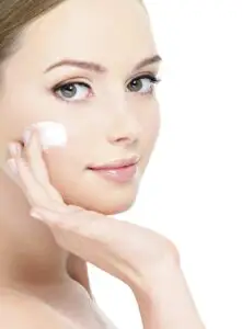 Efectul de face-lifting al mărcilor româneşti de cosmetice